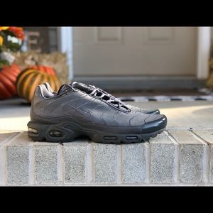 All Grey Air Max Plus
